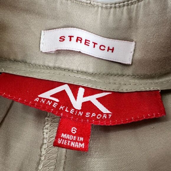 EUC Anne Klein Sport Stretch Women's Khaki Bermuda Shorts- Size 6 - Picture 4 of 5
